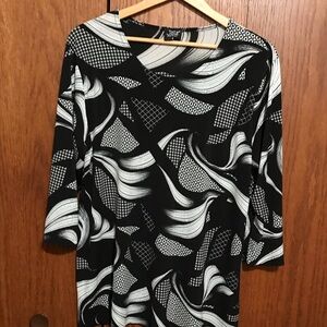 Jostar Size XL Black and White Patterned Women's Top Shirt Blouse Tunic